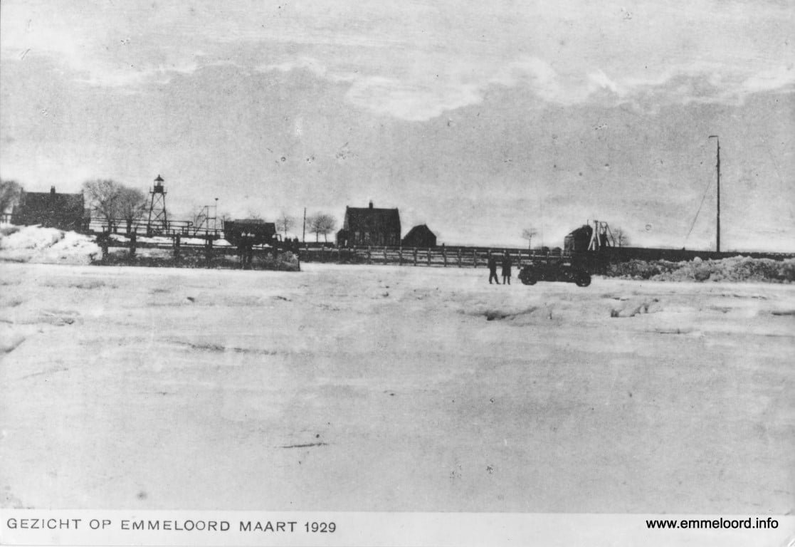 Schokland-Gezicht-op-Emmeloord.jpg Schokland-Gezicht-op-Emmeloord.jpg